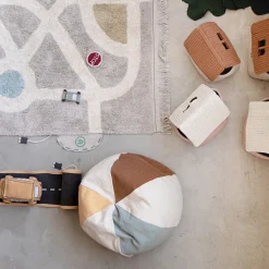 Ball Pouf