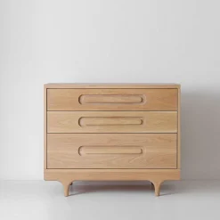 Caravan Dresser