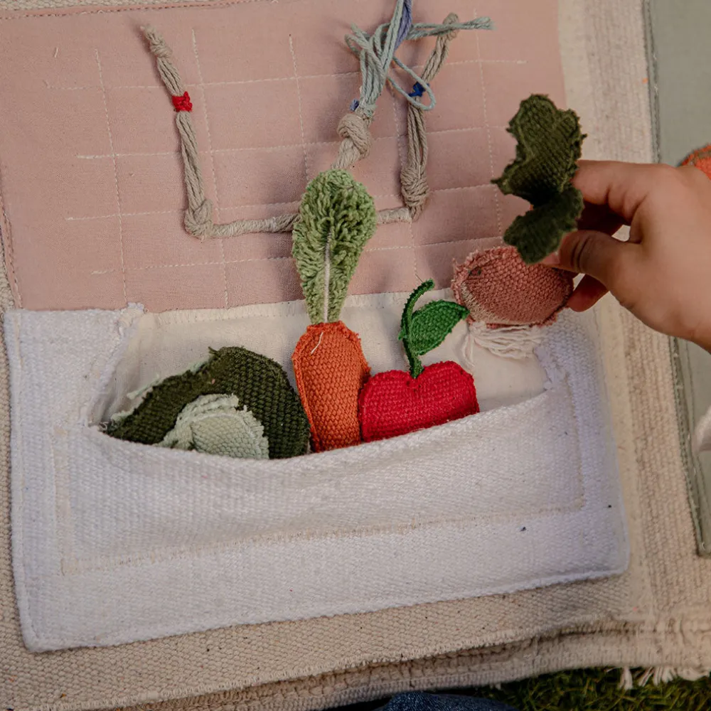 Cool Kids Eat Healthy Textile Book