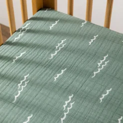 Crib Sheet In GOTS Certified Organic Muslin Cotton