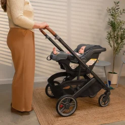 Cruz V3 Stroller
