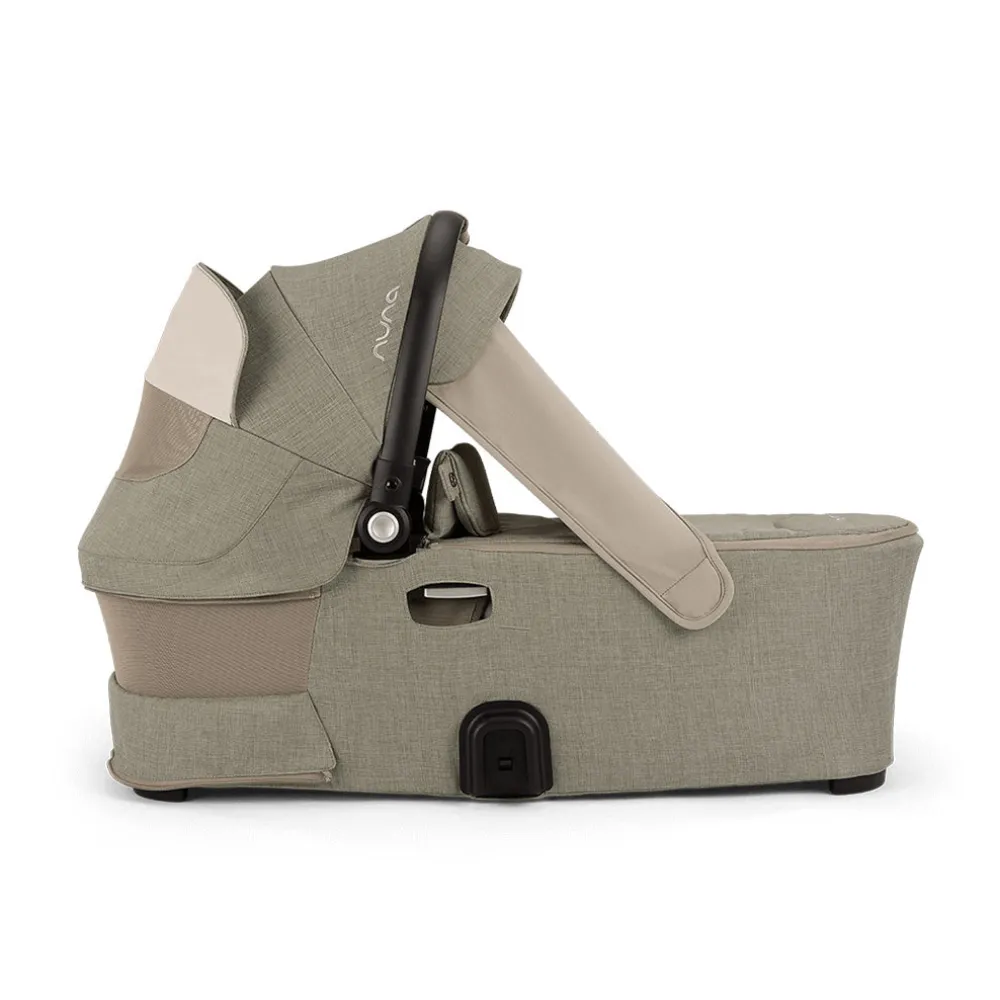 DEMI Next Bassinet + Stand