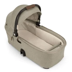 DEMI Next Bassinet + Stand