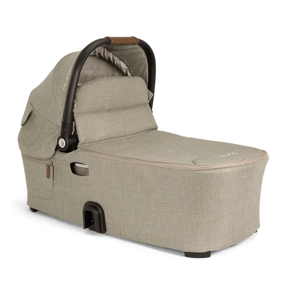 DEMI Next Bassinet + Stand