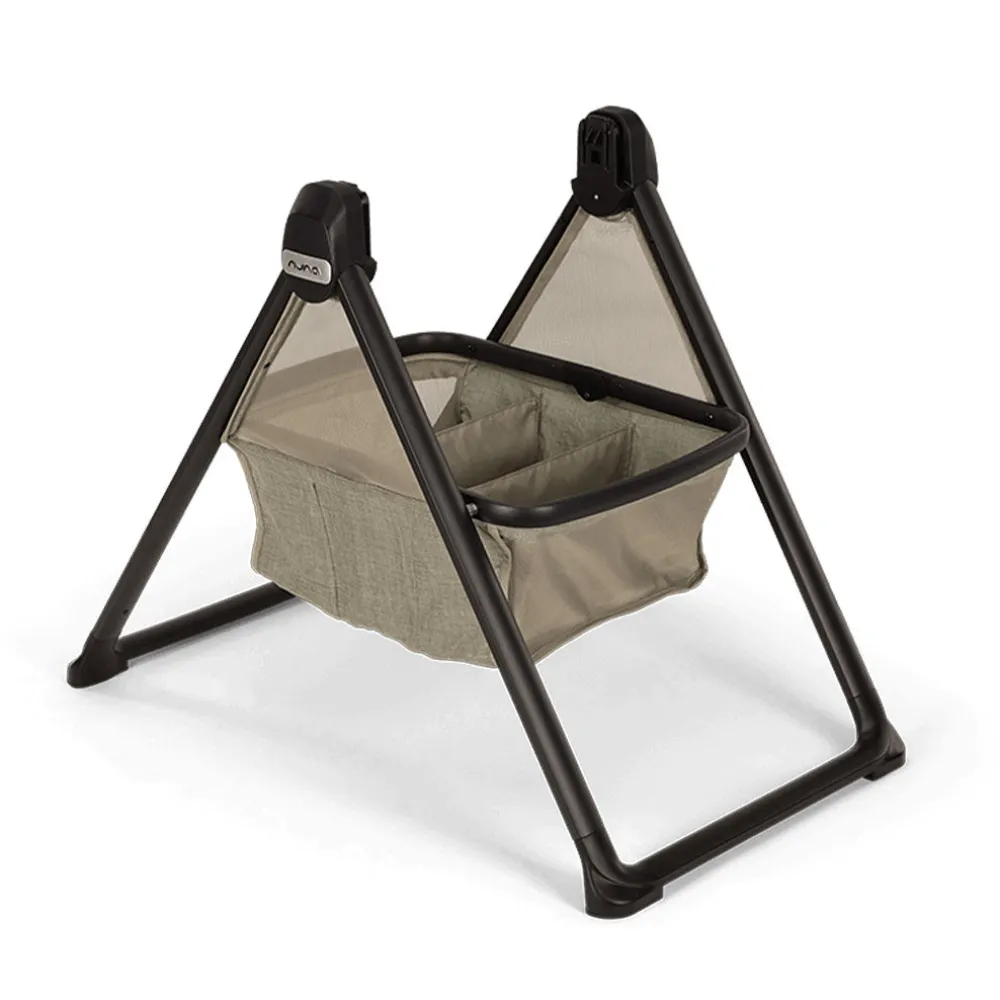 DEMI Next Bassinet + Stand