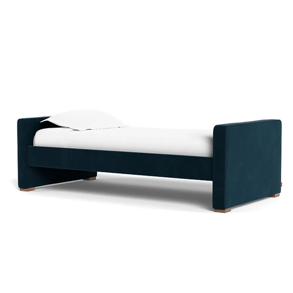 Dorma Twin/Full Bed