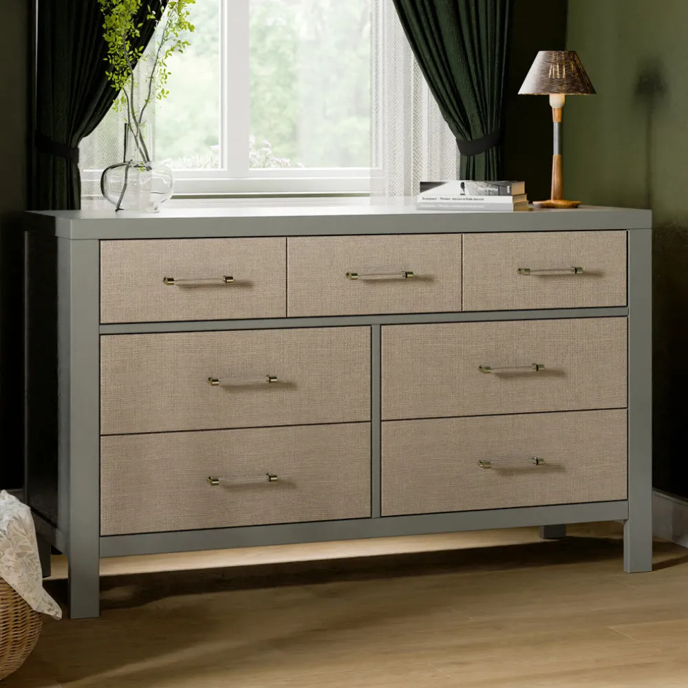 Eloise 7-Drawer Dresser