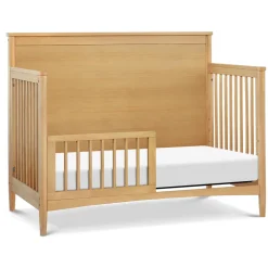 Frem 4-in-1 Convertible Crib