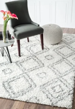 Iola Easy Shag Rug in White