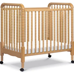 Jenny Lind 3-in-1 Convertible Mini Crib