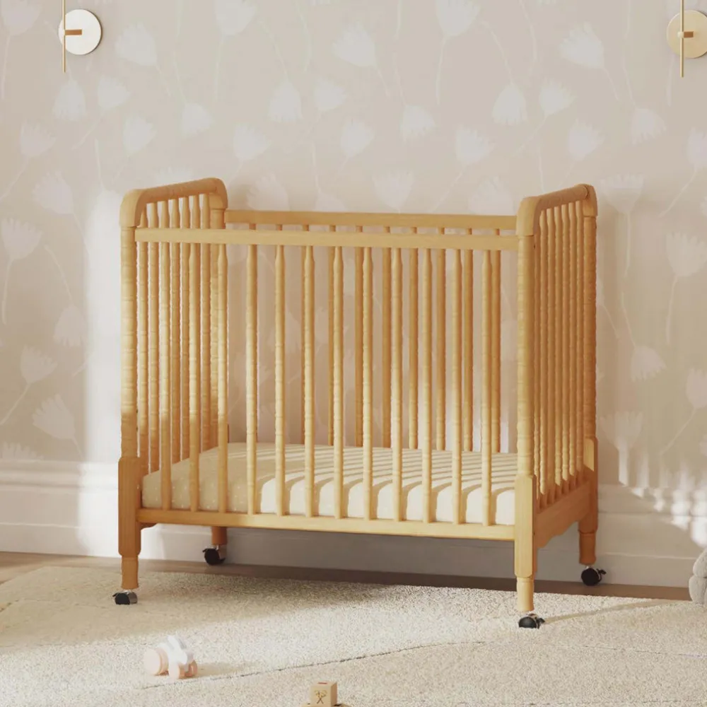 Jenny Lind 3-in-1 Convertible Mini Crib