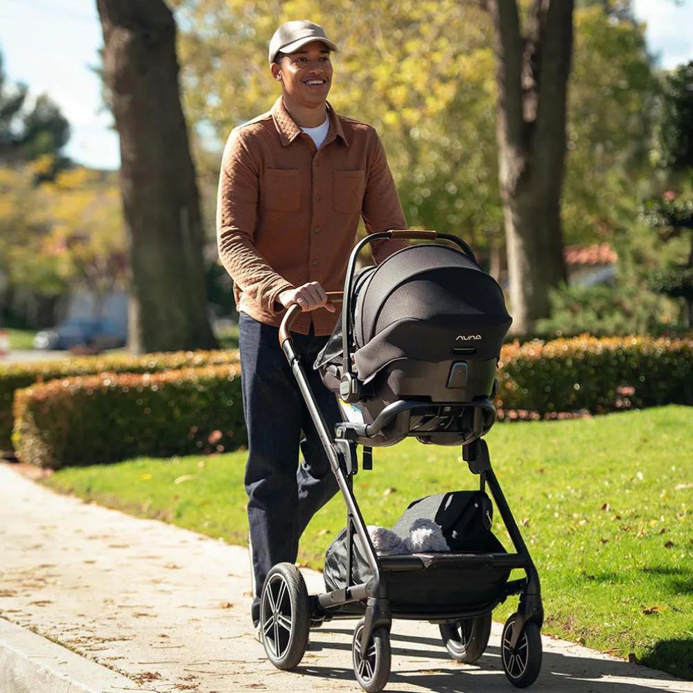 PIPA Aire Infant Car Seat + PIPA Series Base