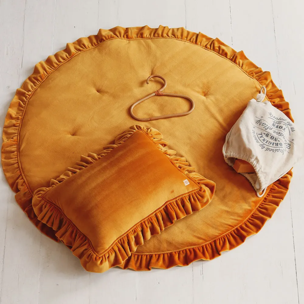 Round Mat with Frill