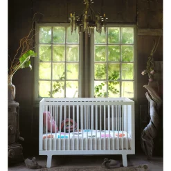 Sparrow Crib in White Open Box