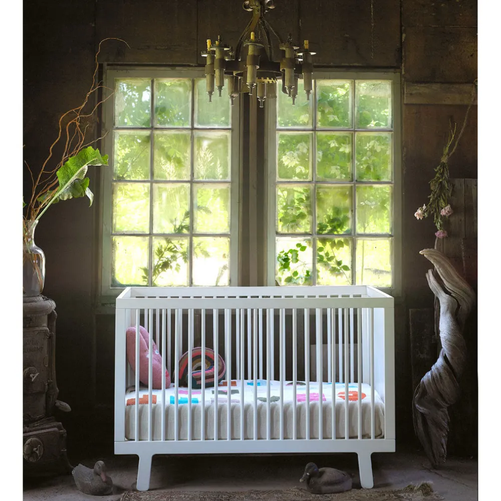 Sparrow Crib in White Open Box