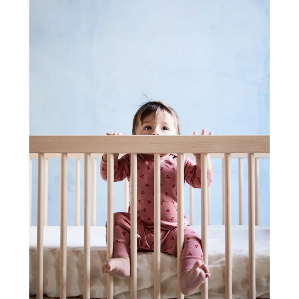 Sparrow Crib in White Open Box
