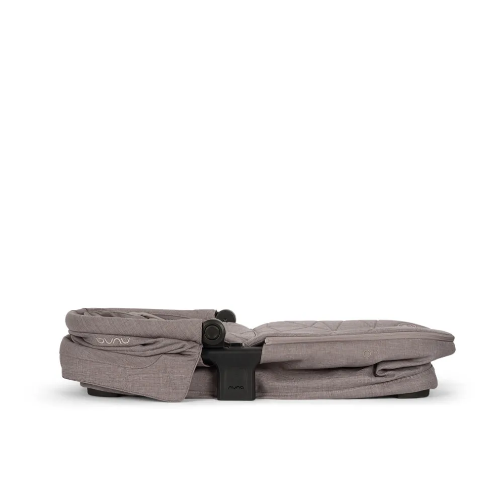 SWIV & TRIV Series Bassinet + Stand