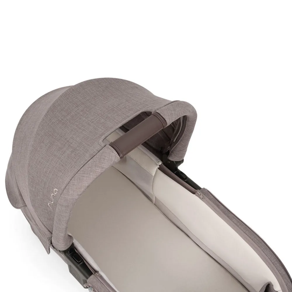SWIV & TRIV Series Bassinet + Stand