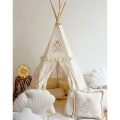 Teepee Tent with Frills