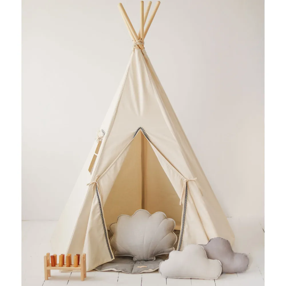 Teepee Tent with Pompoms