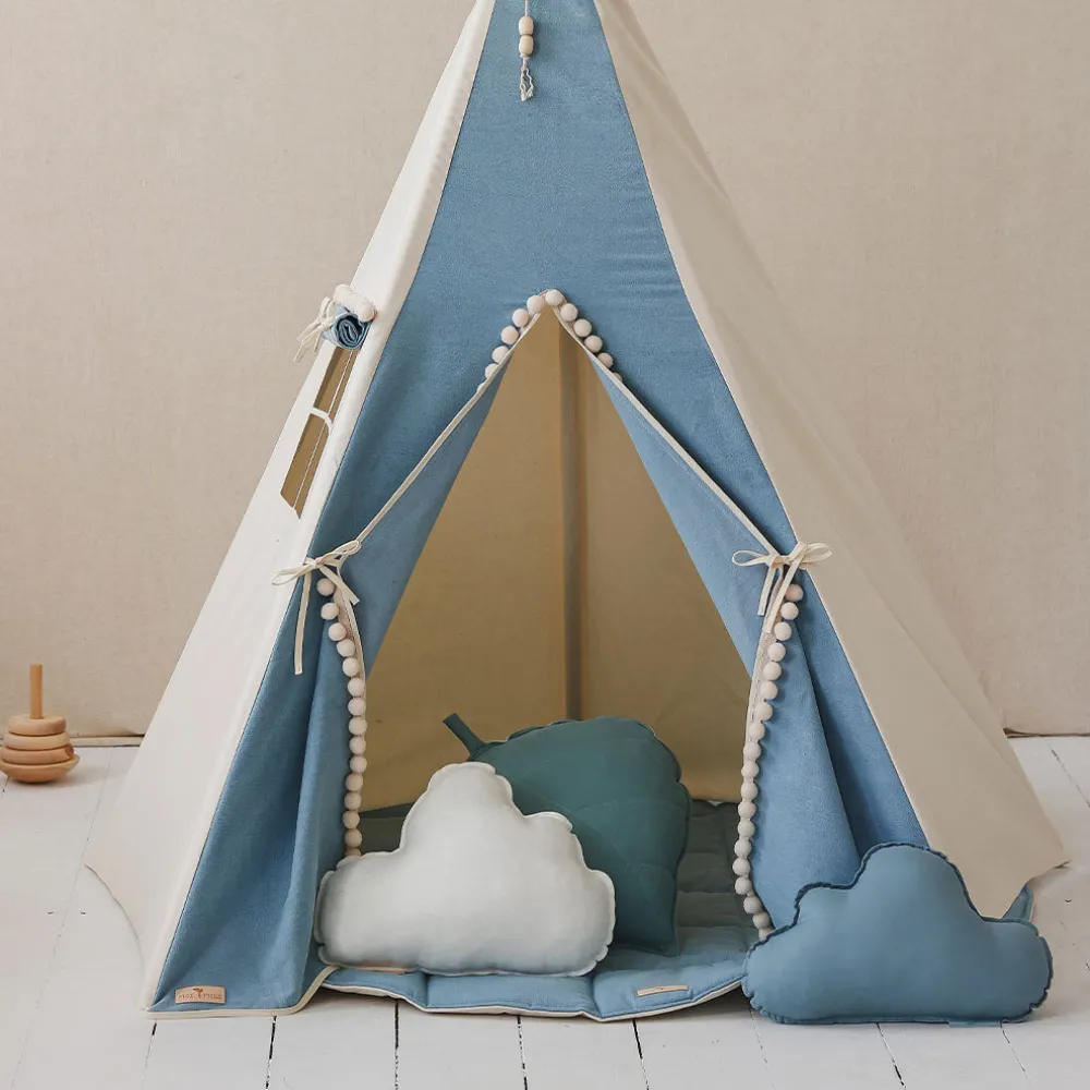 Teepee Tent with Pompoms