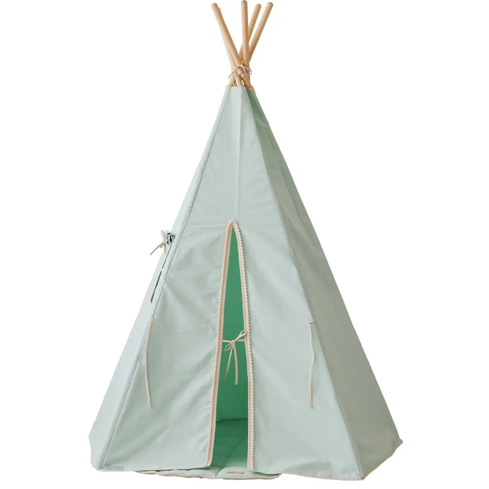 Teepee Tent with Pompoms