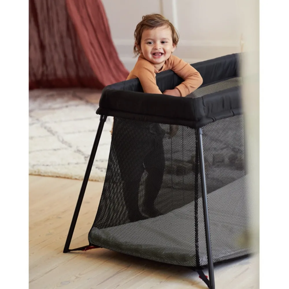 Travel Crib Light + Fitted Sheet Bundle