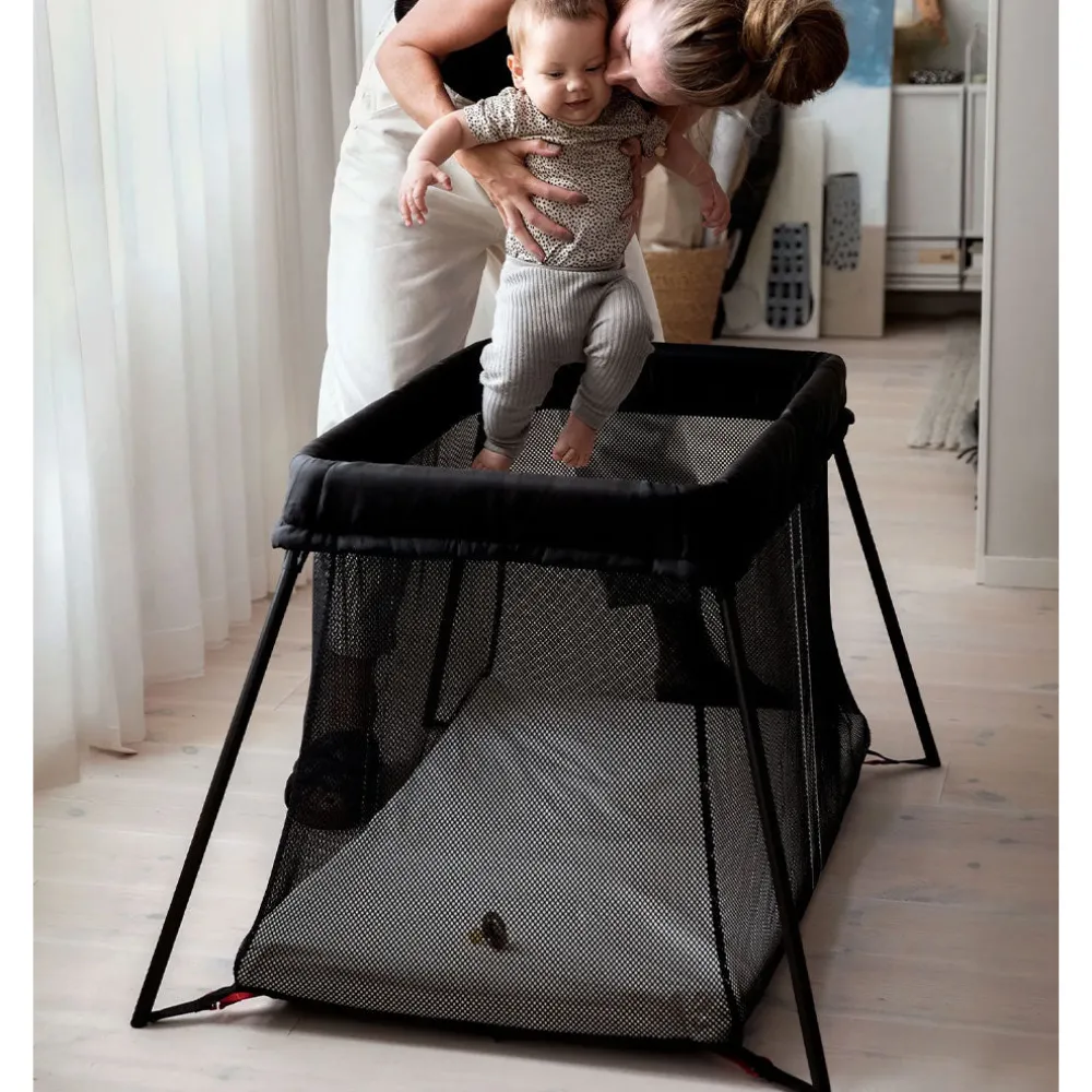 Travel Crib Light + Fitted Sheet Bundle