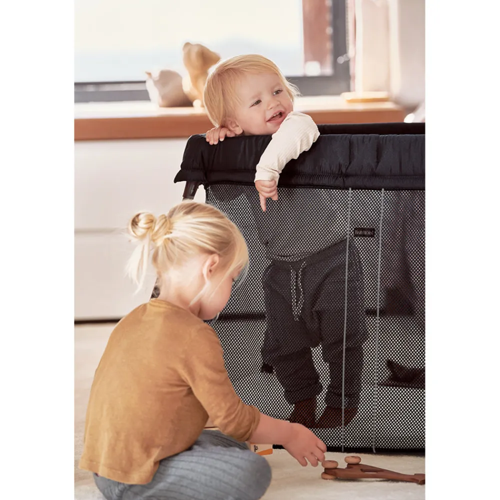 Travel Crib Light + Fitted Sheet Bundle