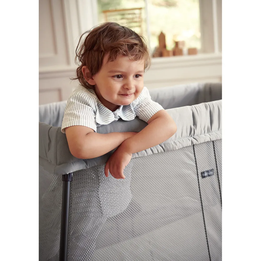 Travel Crib Light + Fitted Sheet Bundle