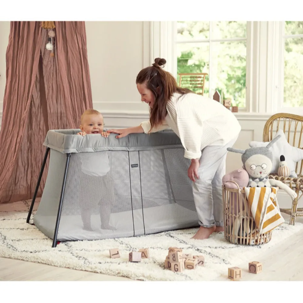 Travel Crib Light + Fitted Sheet Bundle