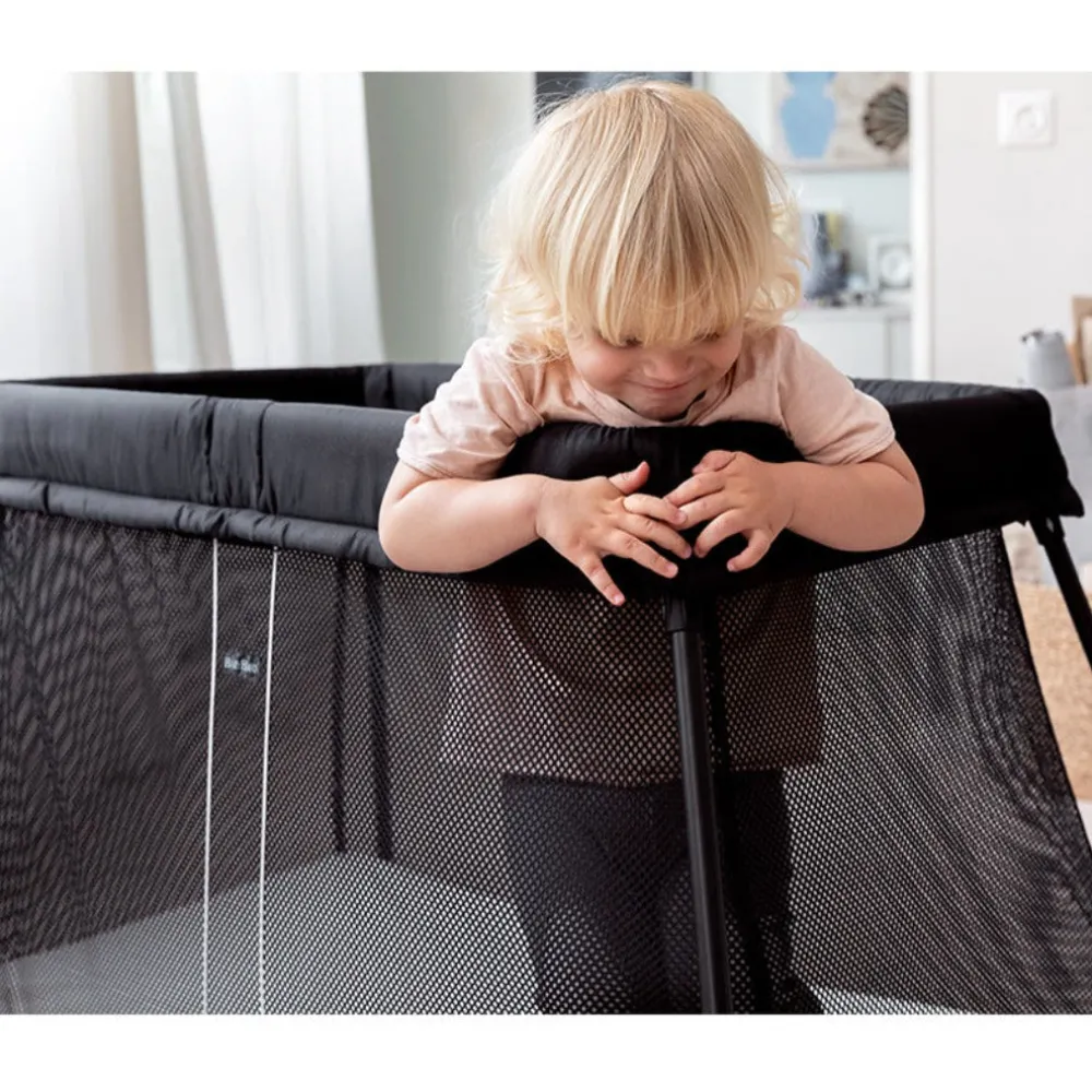 Travel Crib Light + Fitted Sheet Bundle