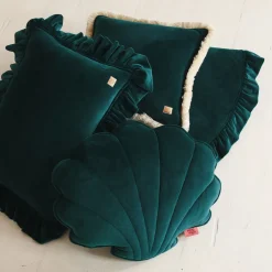 Velvet Shell Pillow